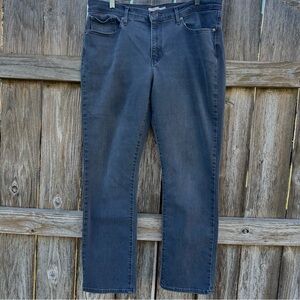 Women’s Levi’s Classic Straight Leg Gray Denim Jeans in Size 16 M (33 x 30)